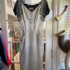 Vintage dress, no size but about 10-12